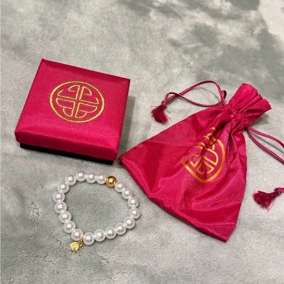 BuDhaGirl Pearl Bracelet - Picture 5 of 5